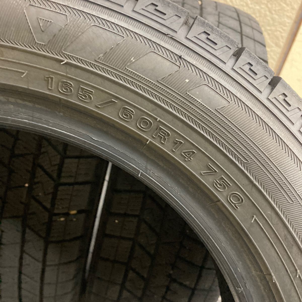 バリ山！2021年製！165/60R14 ダンロップ ウインターマックス03 WM03 スタッドレスタイヤ 4本_画像10