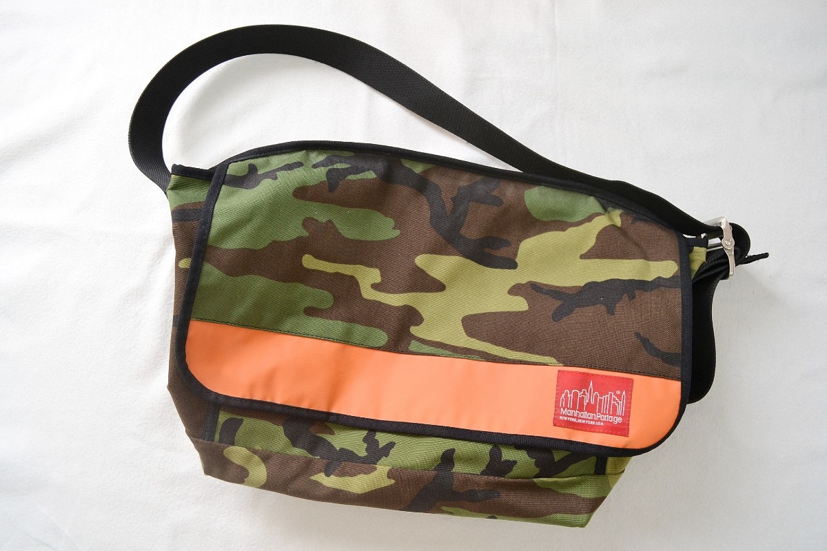 Manhattan Portage Manhattan Poe te-ji messenger bag shoulder duck × orange camouflage 