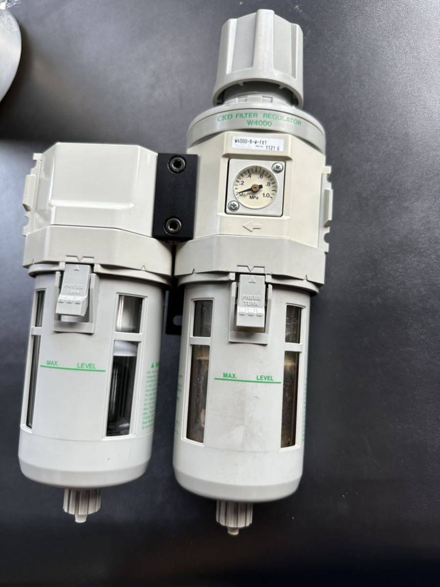「2FE33」CKD フィルターレギュレーター (W4000-8-W-FX1 F4000-8-W-F1) 現状出品