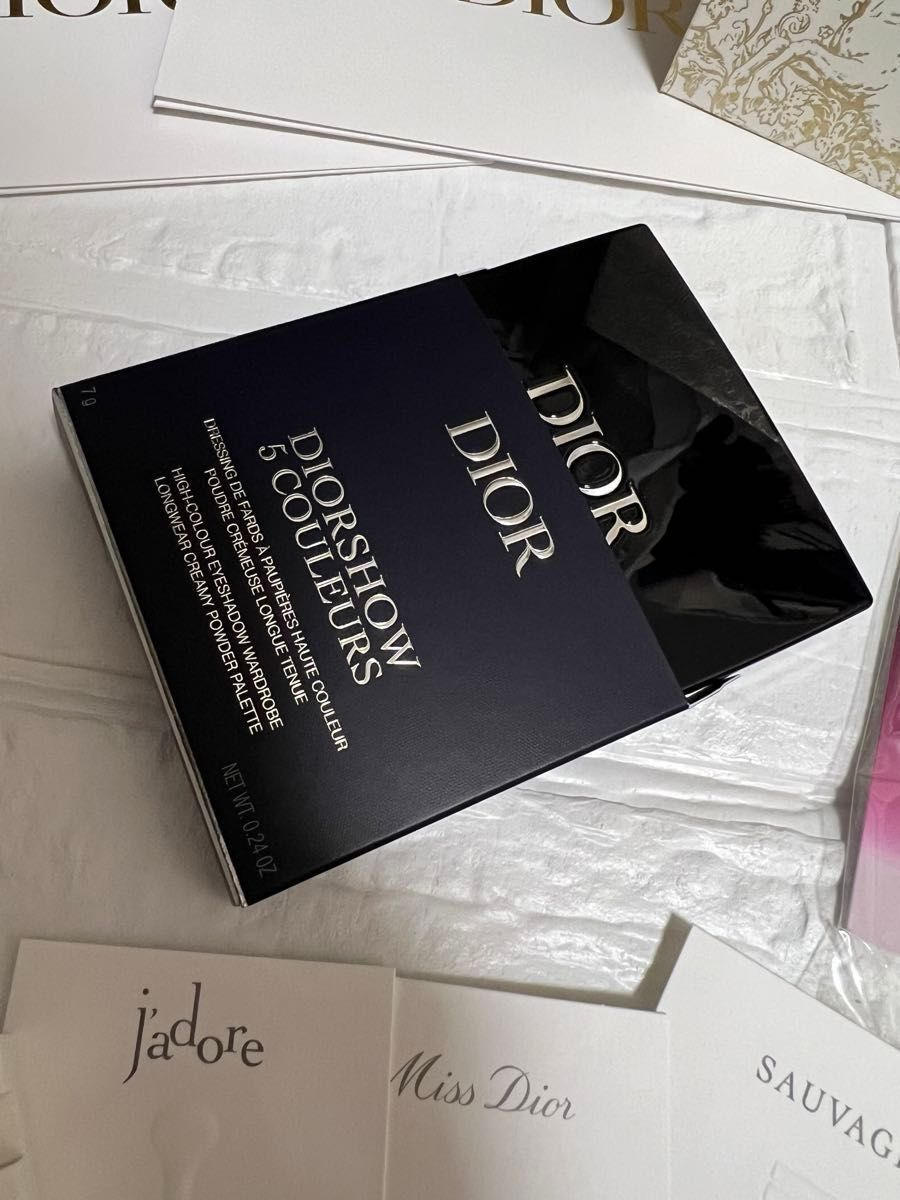 新品未使用Dior サンククルールクチュール（数量限定品）アイシャドウ 523ベージュ クチュール おまけ付き