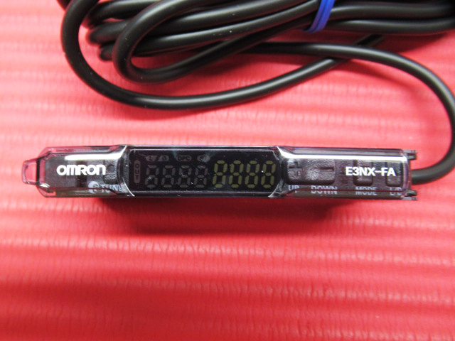 新品未使用 OMRON オムロン E3NX-FA11 光電センサー 管理6E0203F-P02_画像3