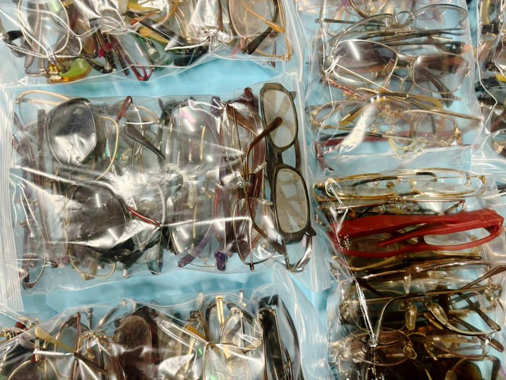 【1円〜】【約6kg（箱重量差引後）】眼鏡 サングラス 大量 まとめ売り 大量セット 100サイズ ジャンク 中古品 業者様 メガネ フレーム _画像5