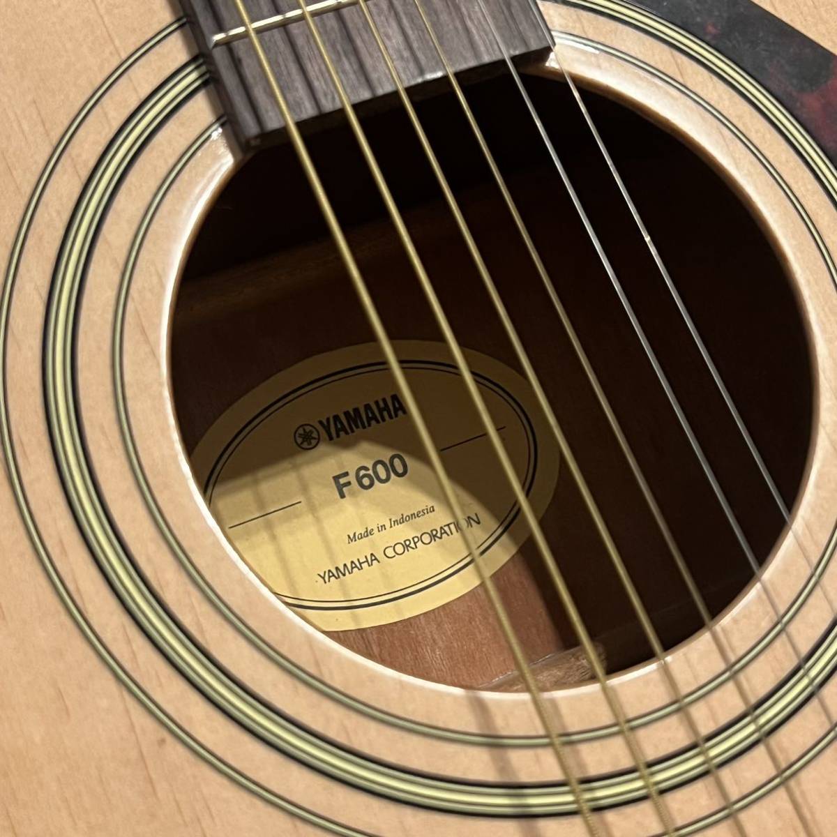 YAMAHA Acoustic Guitar ヤマハ アコースティックギター F600 ケース付き ナチュラル フォーク アコギ 初心者 入門 弦楽器 中古　_画像2