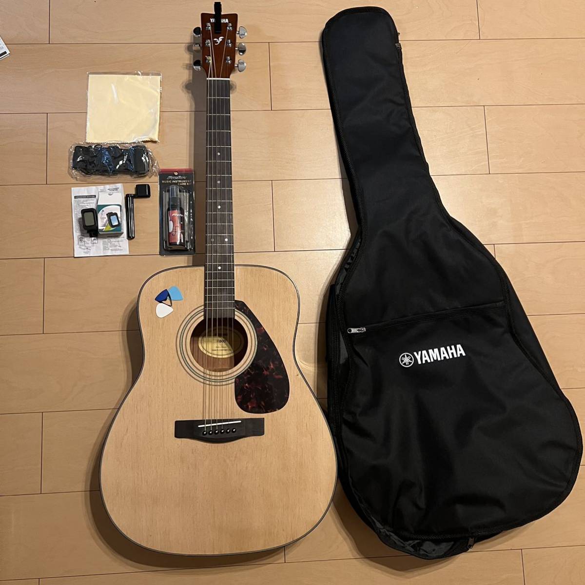 YAMAHA Acoustic Guitar ヤマハ アコースティックギター F600 ケース付き ナチュラル フォーク アコギ 初心者 入門 弦楽器 中古　_画像1