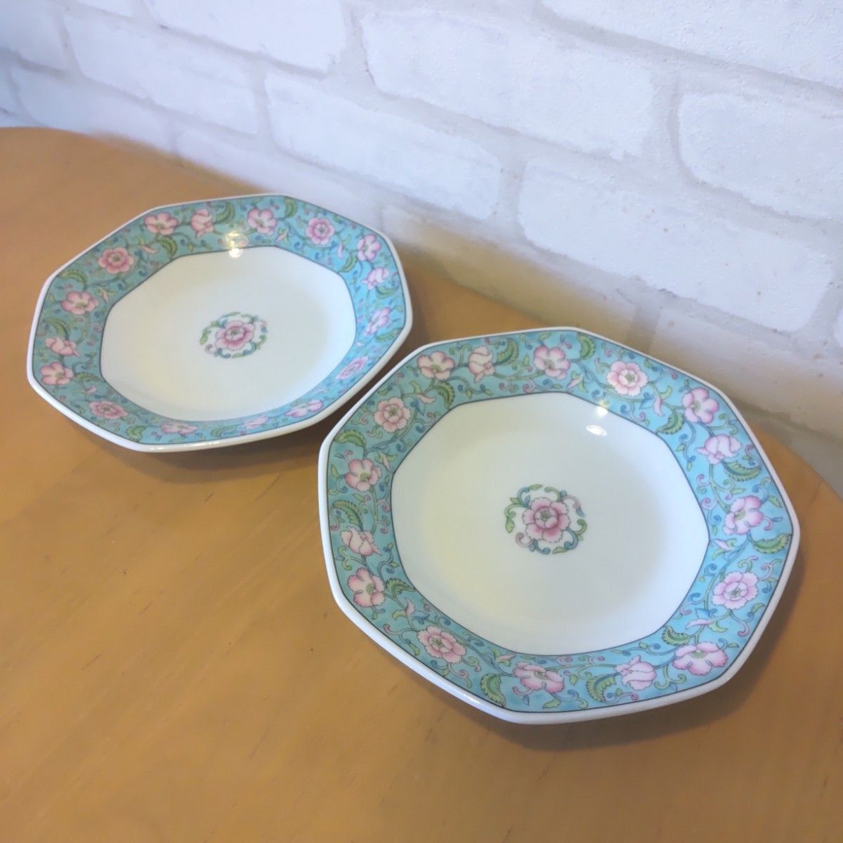 大昭和龍峰製 エメラルドグリーン 緑彩唐草八角皿 焼売皿 大昭和龍峰製 エメラルドグリーン 緑彩唐草八角皿 焼売皿