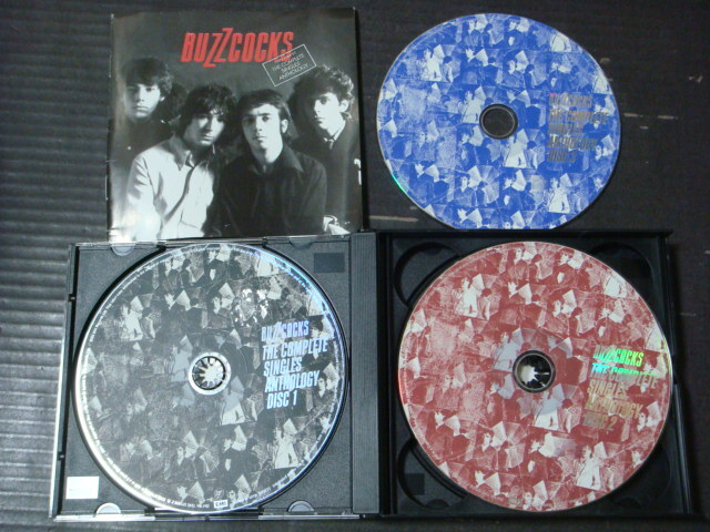 BUZZCOCKS/バズコックス ベスト「THE COMPLETE SINGLES ANTHOLOGY/コンプリート・シングルス・アンソロジー」3CD_画像2