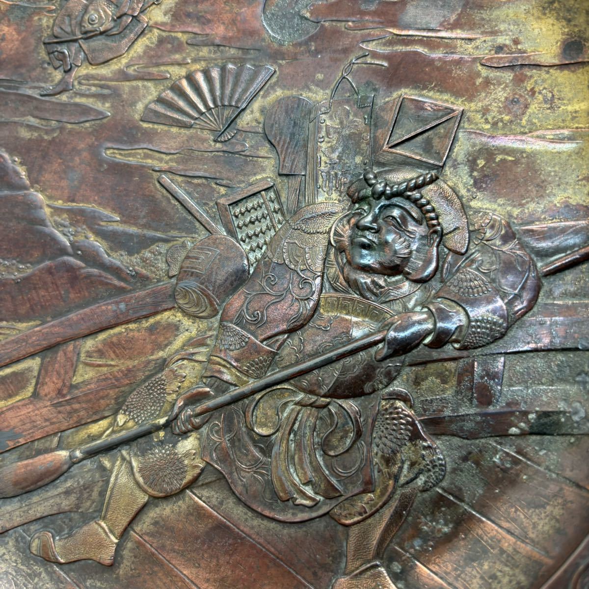 銅製 プレート 皿 彫刻 アンティーク 直径18.8㎝ 重さ392gの画像3