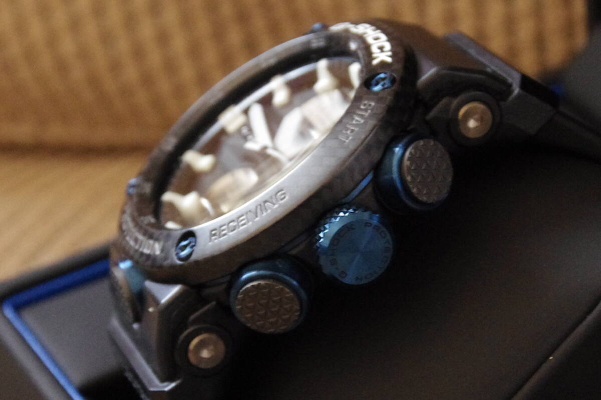 G-SHOCK GWR-B1000-1A1JF　カーボンモノコックケース　Bluetooth 搭載電波ソーラー　生産終了モデル_画像2