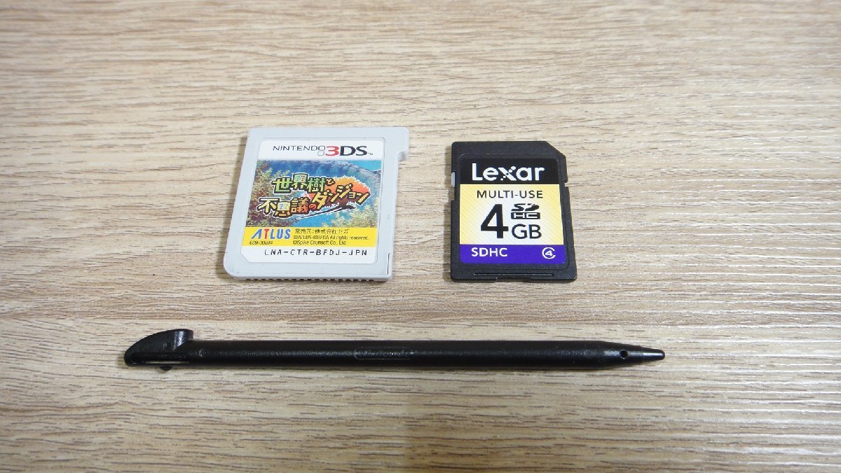 【中古】Nintendo 任天堂 NINTENDO 3DSLL ゼルダの伝説神々のトライフォース2 本体 世界樹と不思議なダンジョン ソフトセット_画像9