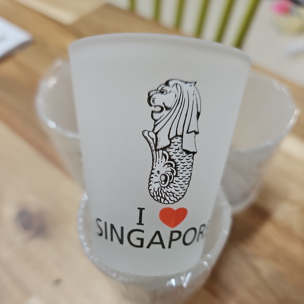 シンガポールのお土産　　ショットグラス　冷酒カップ　４点セット　　ミニタンブラー_画像2