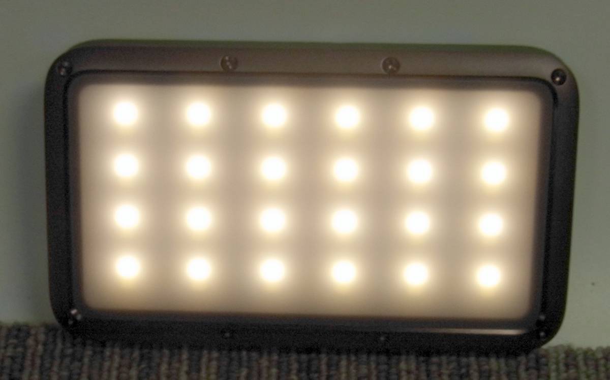 YI オ2-29 LUMENA2 ルーメナー2 LEDランタン 迷彩グリーン キャンプにも防災にも、100時間点灯のLEDランタン_画像4