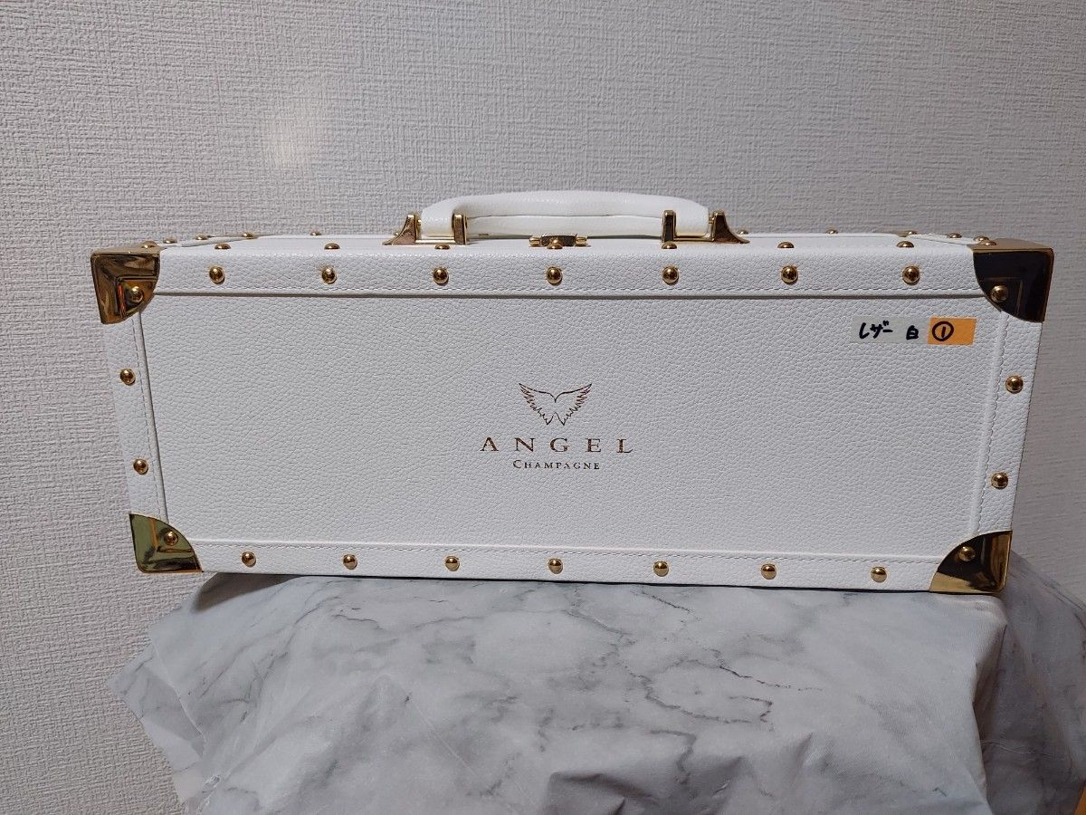 白レザー①美品】エンジェルシャンパン ケースのみ DIY 空箱 白レザー①美品】エンジェルシャンパン ケースのみ DIY 空箱