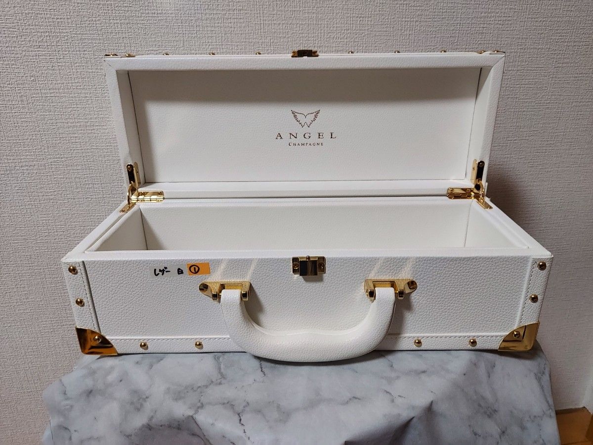 白レザー①美品】エンジェルシャンパン ケースのみ DIY 空箱 白レザー①美品】エンジェルシャンパン ケースのみ DIY 空箱