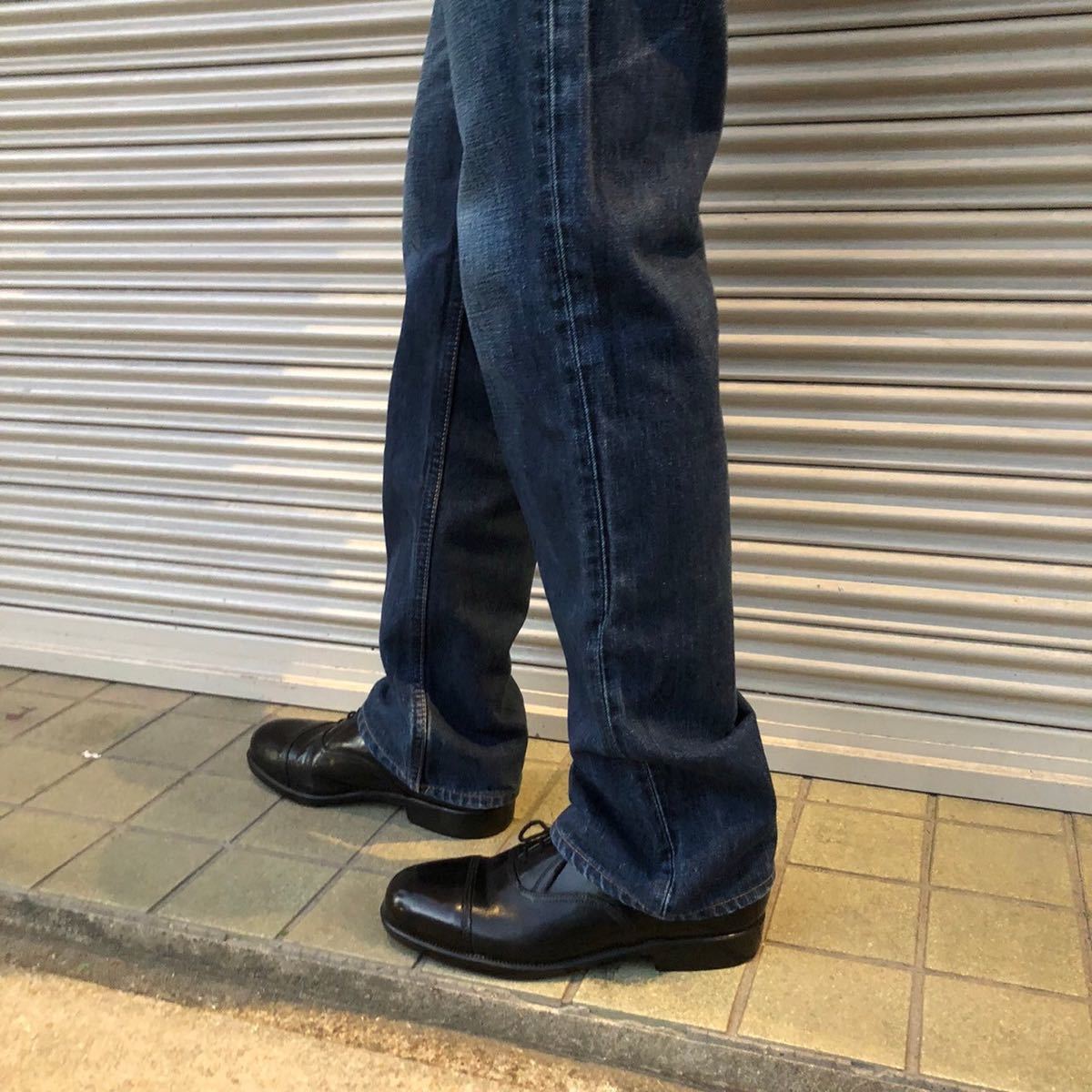 色落ち抜群 00s LEVI'S classic 502 ストレート ジーンズ ユーロ リーバイス インディゴ コットン デニムパンツ ヴィンテージ 90s 501 W32_画像6