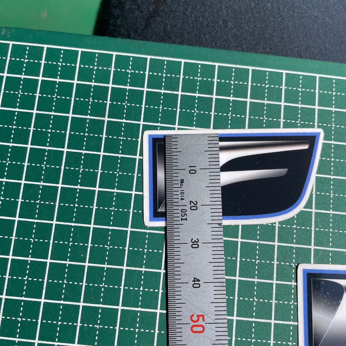 キャリパーステッカー　Fロゴ　LEXUS レクサス　RCF GSF USC10 大小合計4枚セット　_画像3