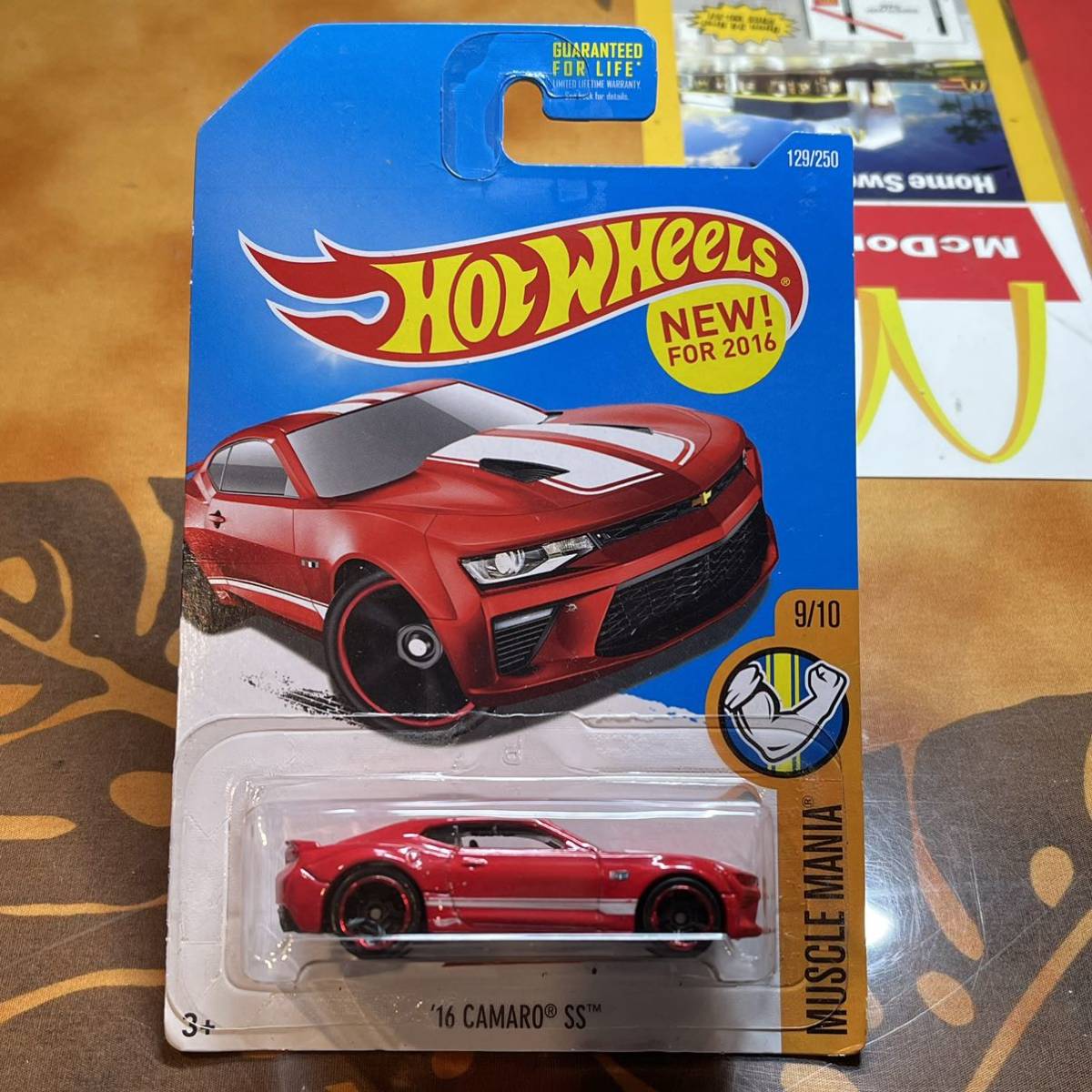 Hot Wheels 16 CAMARO SS ホットウィール カマロ マスタング コルベット hotwheels アメ車 ミニカー アメリカ雑貨 ムーンアイズ USカード_画像1