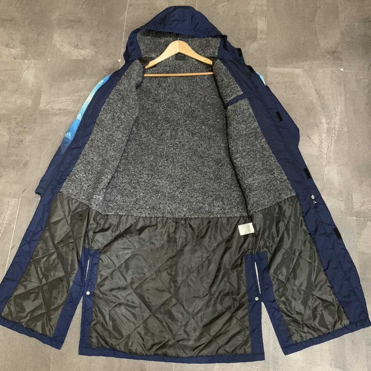 TT V popular model!! \'CLIMA PROOF\' adidas Adidas lining boa Zip up cotton inside bench coat size:M sport wear outer BLUE