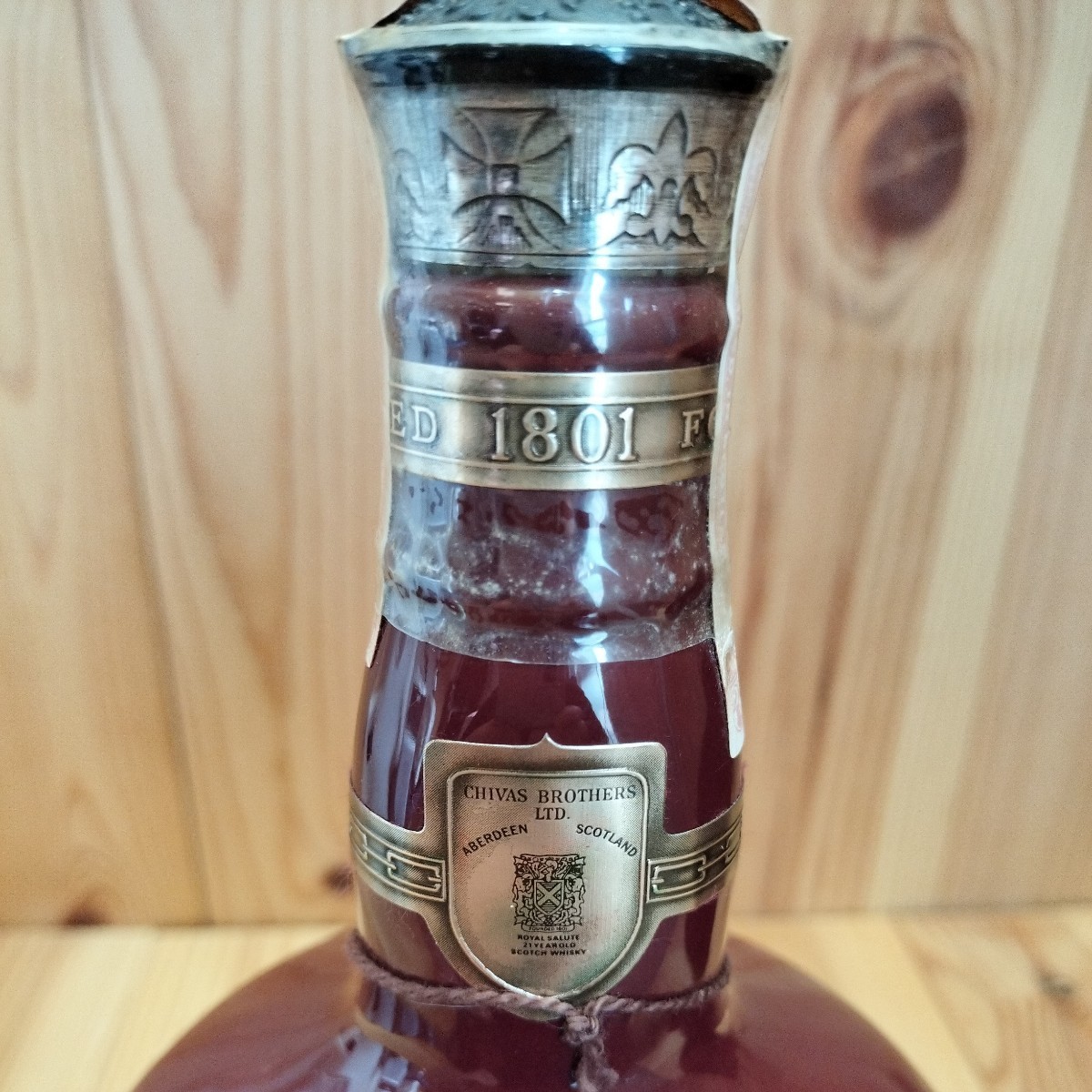 ROYAL SALUTE　21年　陶器ボトル　古酒　スコッチウイスキー　ロイヤルサルート　専用袋付き　長期保存品_画像6