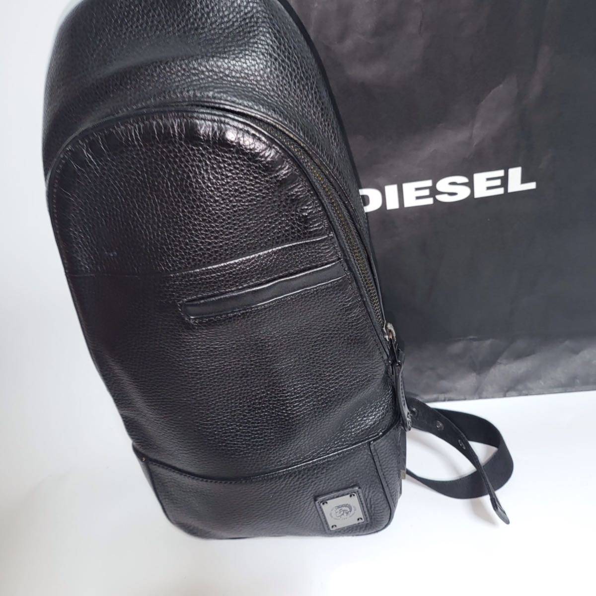 美品◆◆ブランド◆◆ディーゼル DIESEL/ワンショルダーバッグ ボディバッグ 本革ブラックレザー　 ブラック黒　メンズ ブランドDIESEL_画像1