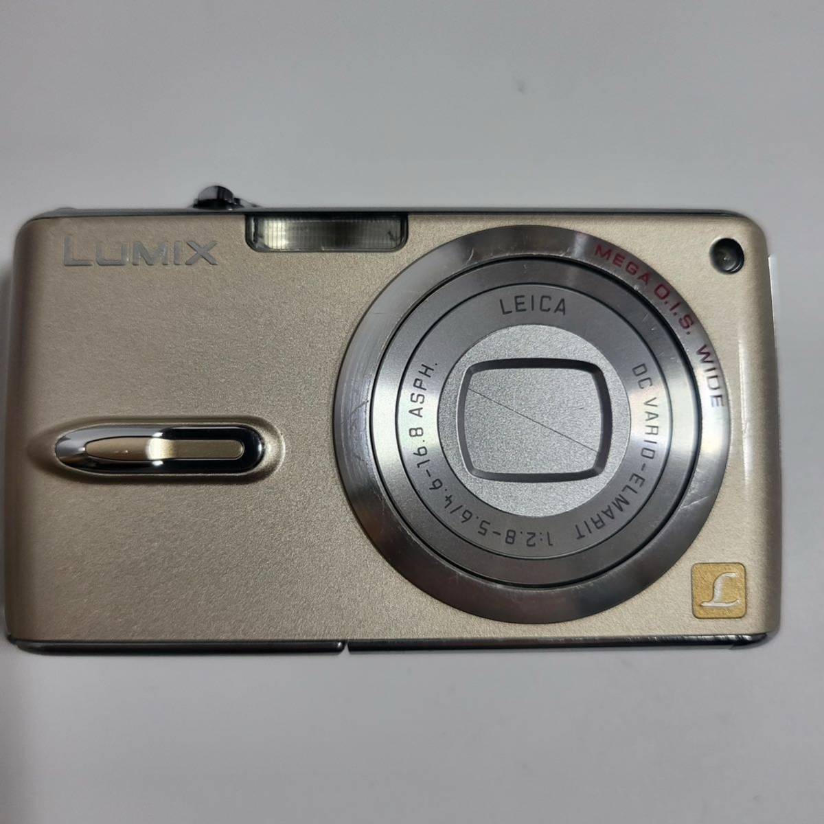 【超美品】パナソニック デジタルカメラ LUMIX FX07 シルキーシルバー DMC-FX07-S_画像1