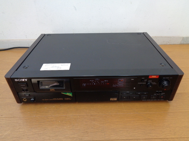 ★SONY　DTC-59ESJ　DATデッキ　ジャンク★_画像1