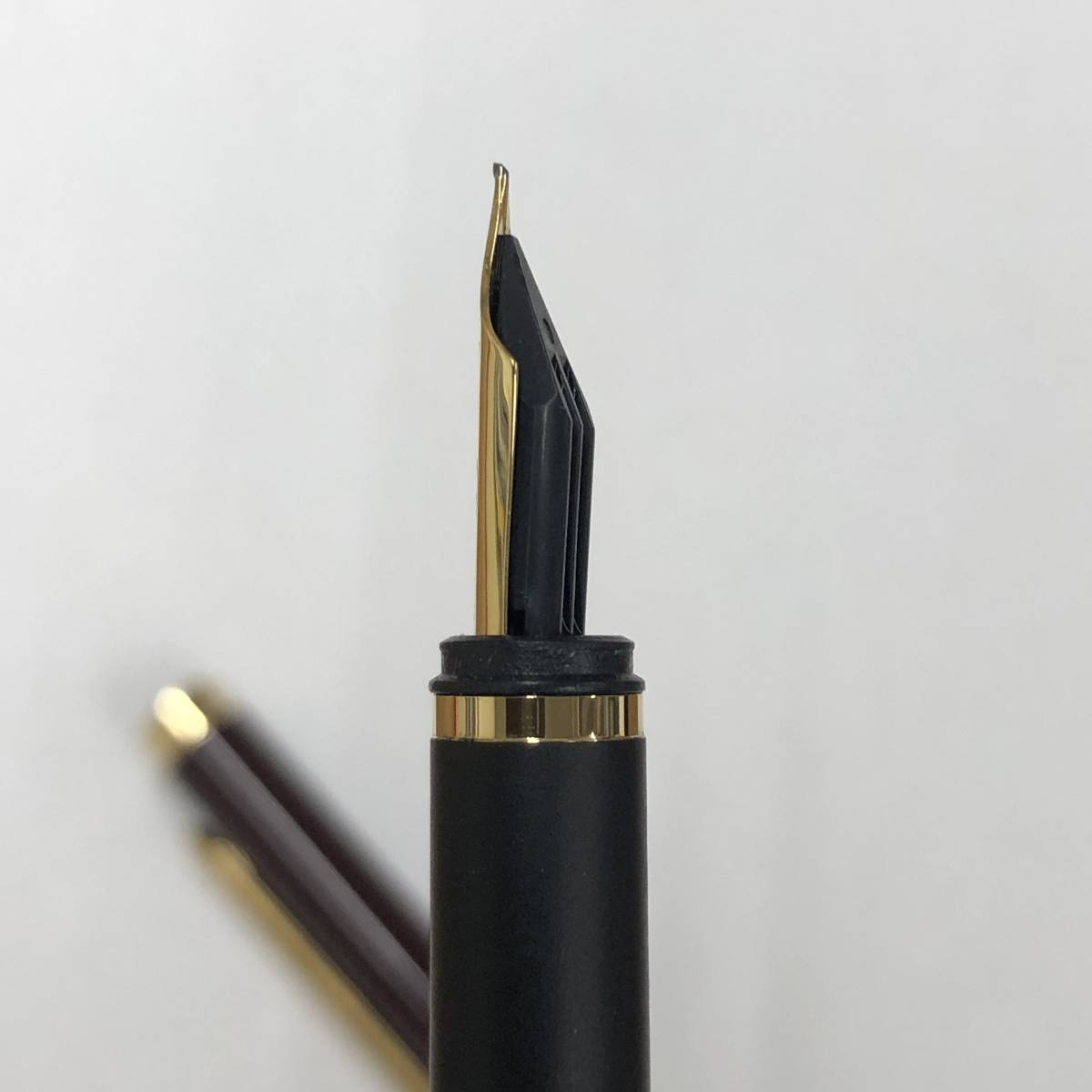 ☆ネーム入 MONTBLANC モンブラン ノブレス オブリージュ ボルドー ペン先 18K 750 万年筆 ！_画像3