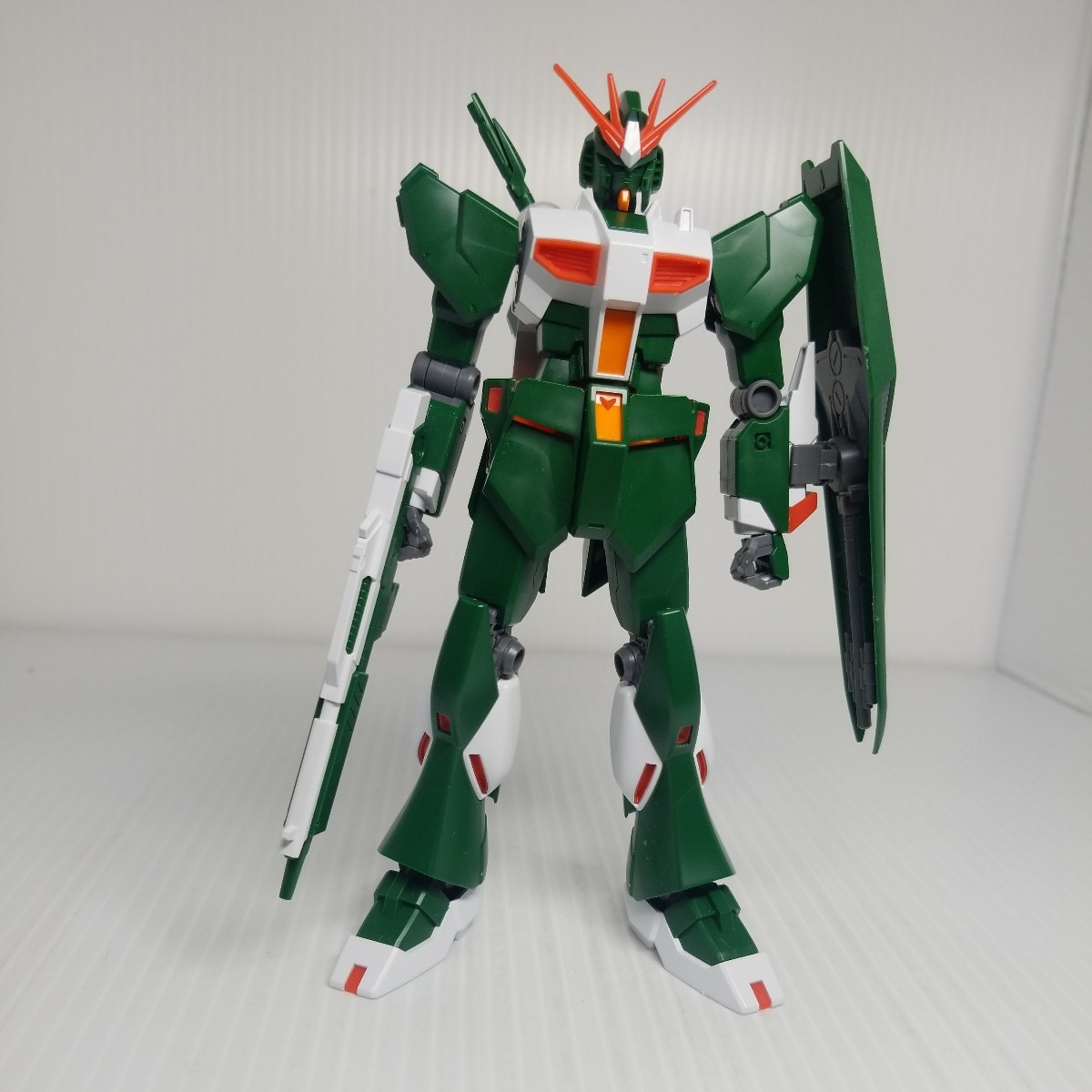 oka-90g 2/20 EG ニューガンダム セブンイレブン限定カラー？ 同梱可 ガンプラ ジャンク_画像2