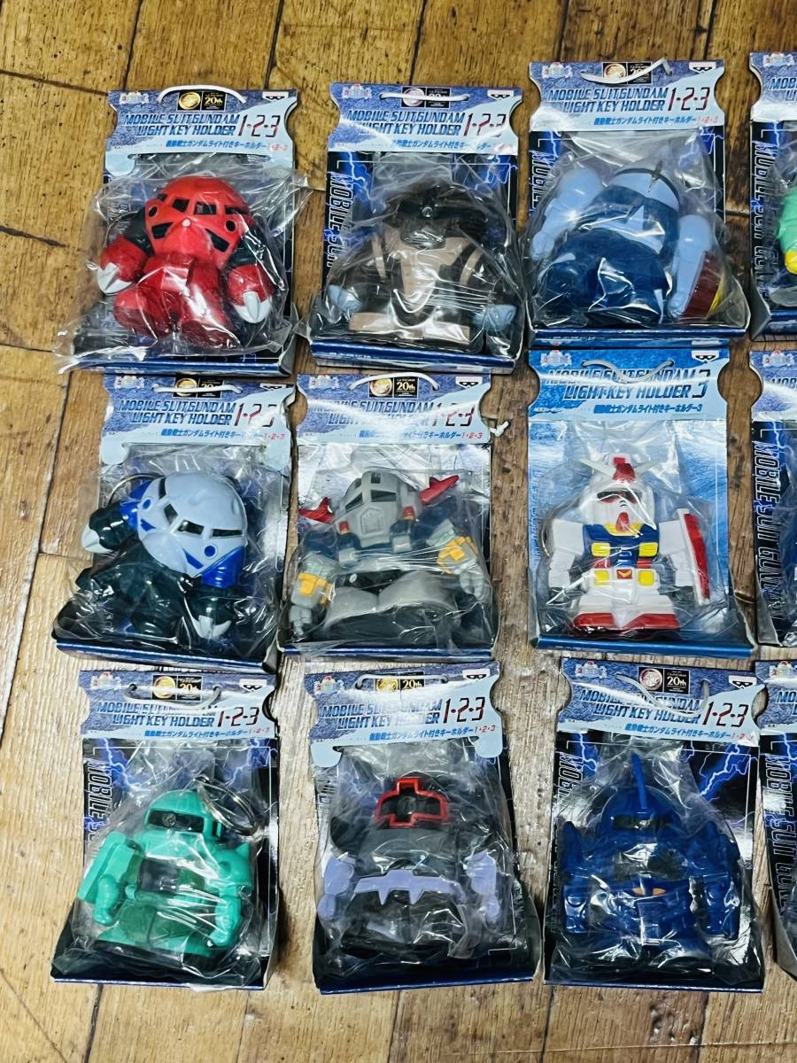 Bibian 比比昂- 機動戦士ガンダムライト付きキーホルダー1.2.3 Bibian 比比昂- 機動戦士ガンダムライト付きキーホルダー1.2.3