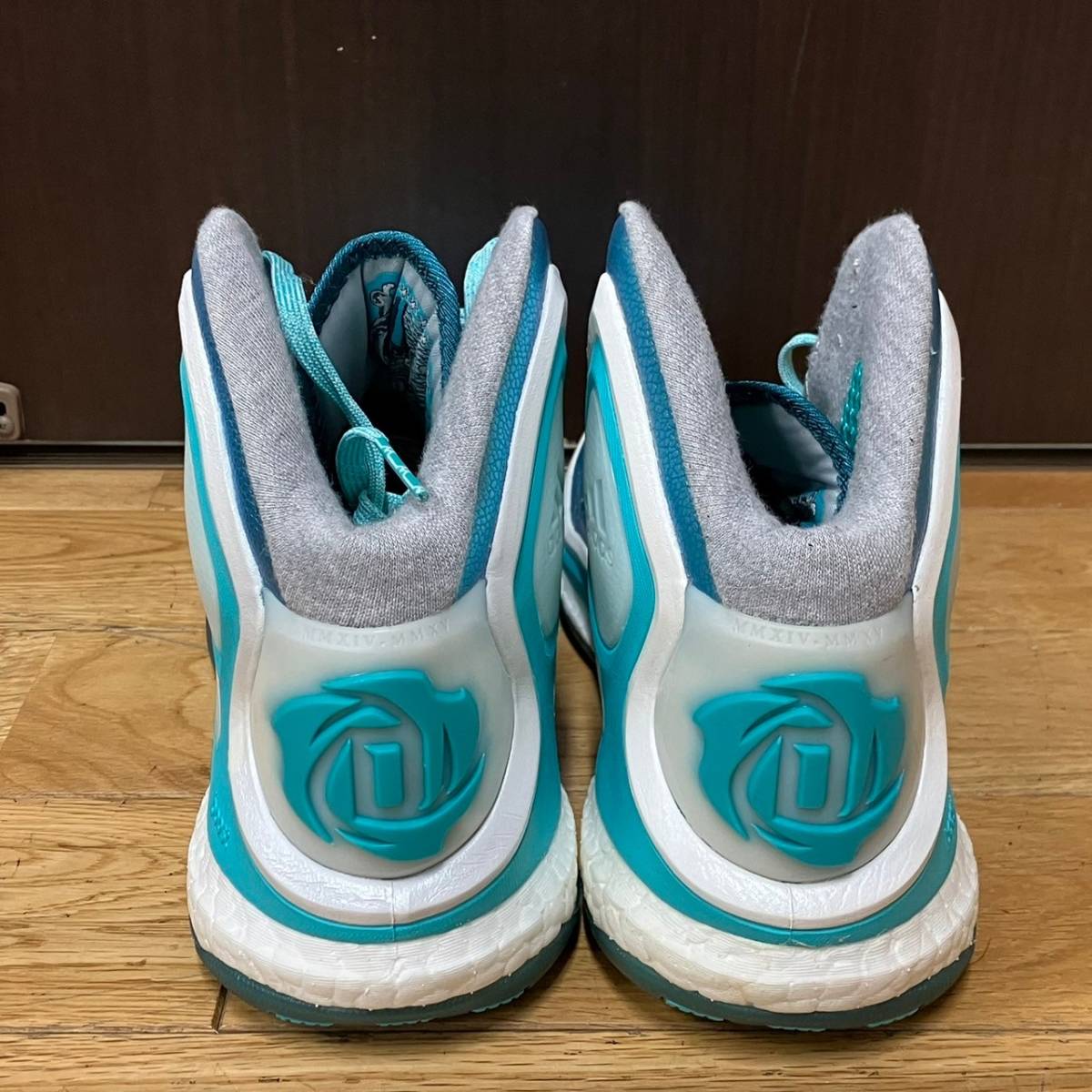 4601-2-22(25)adidas アディダス　D ROSE 5 BOOST G98705 バッシュ　シューズ　靴_画像3