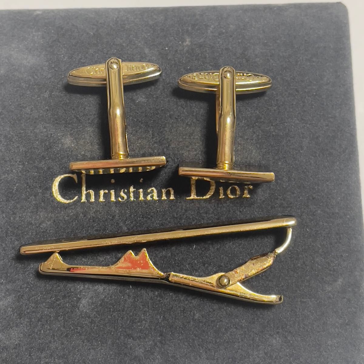 Christian Dior ネクタイピン カフス セット ブランドロゴ Christian Dior ネクタイピン カフス セット ブランドロゴ