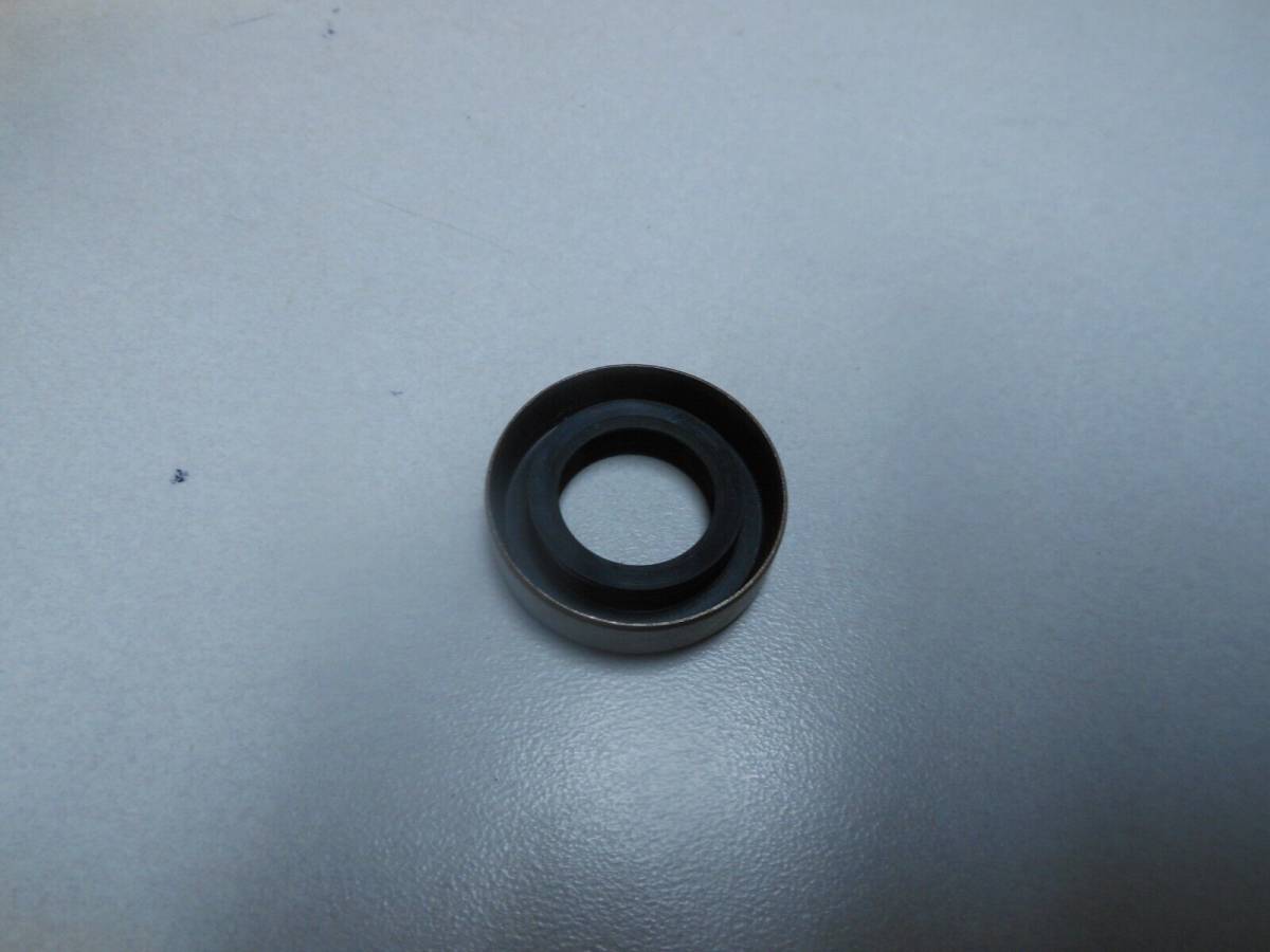 NOS Honda OEM 18X32X8 Oil Seal 70-75 QA50 1968-2014 Z50 00-03 XR50 91251-045-005 海外 即決