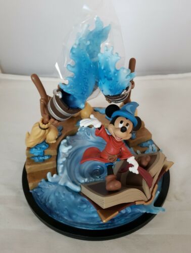 Disney Sorcerer Mickey Q-Fig Max Diorama Fantasia 80th Anniversary New in Box 海外 即決