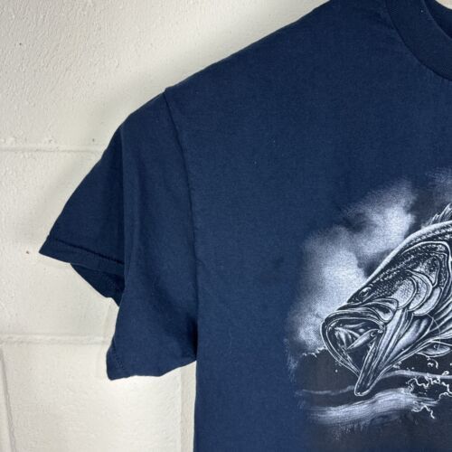 推薦された Vintage Freshwater Bass Fishing T-Shirt XL Nature Animal Blue Graphic  海外 即決 -海外商品購入代行