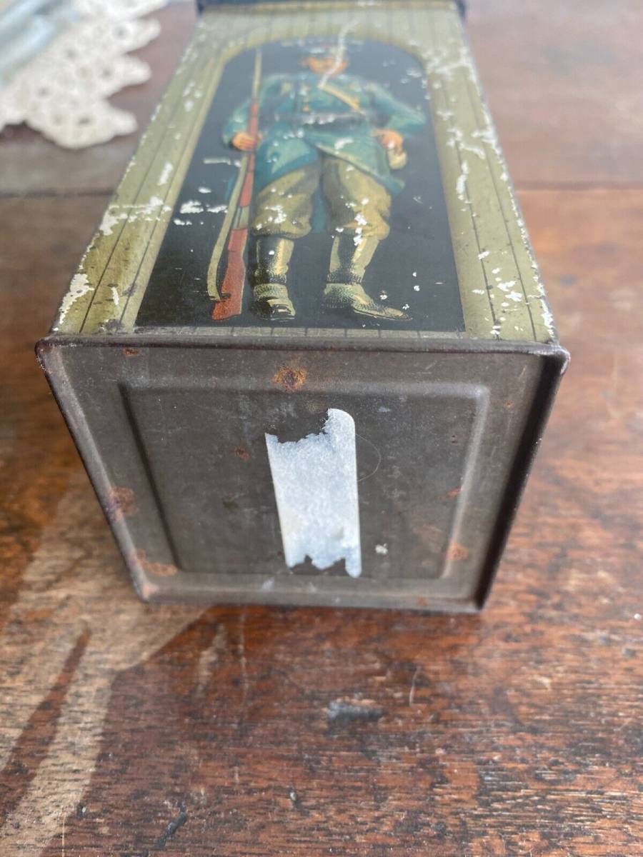 Rare Huntley & Palmers Biscuit Tin Sentry Box England Russia France Belgium 海外 即決_Rare Huntley & Pal 9