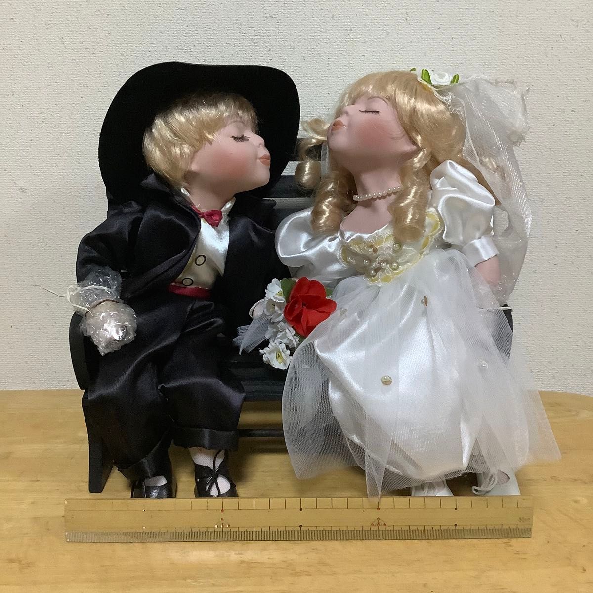 新品　アンティーク風　人形　キス　カップル　ウエディング　ベンチ