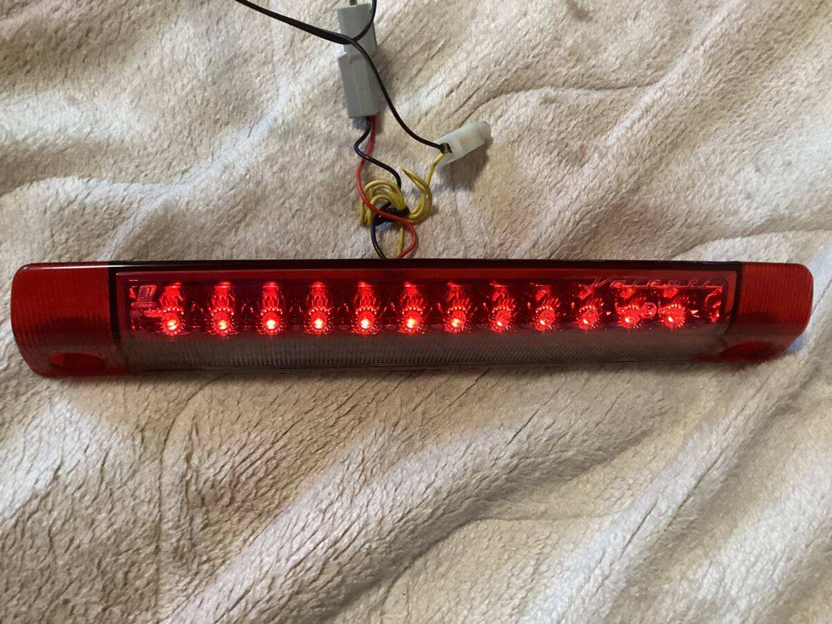 中古品　30 プリウス　VALENTI バレンティ　JEWEL LED ハイマウントストップランプ　TYPE3 HT03-CR?_画像3