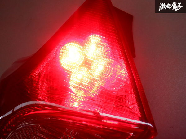 【最終値下げ】【点灯OK！】日産純正 E12 ノート 前期 LED テール テールランプ テールライト 左 左側 助手席側 ICHIKOH D117 棚2M14_画像9