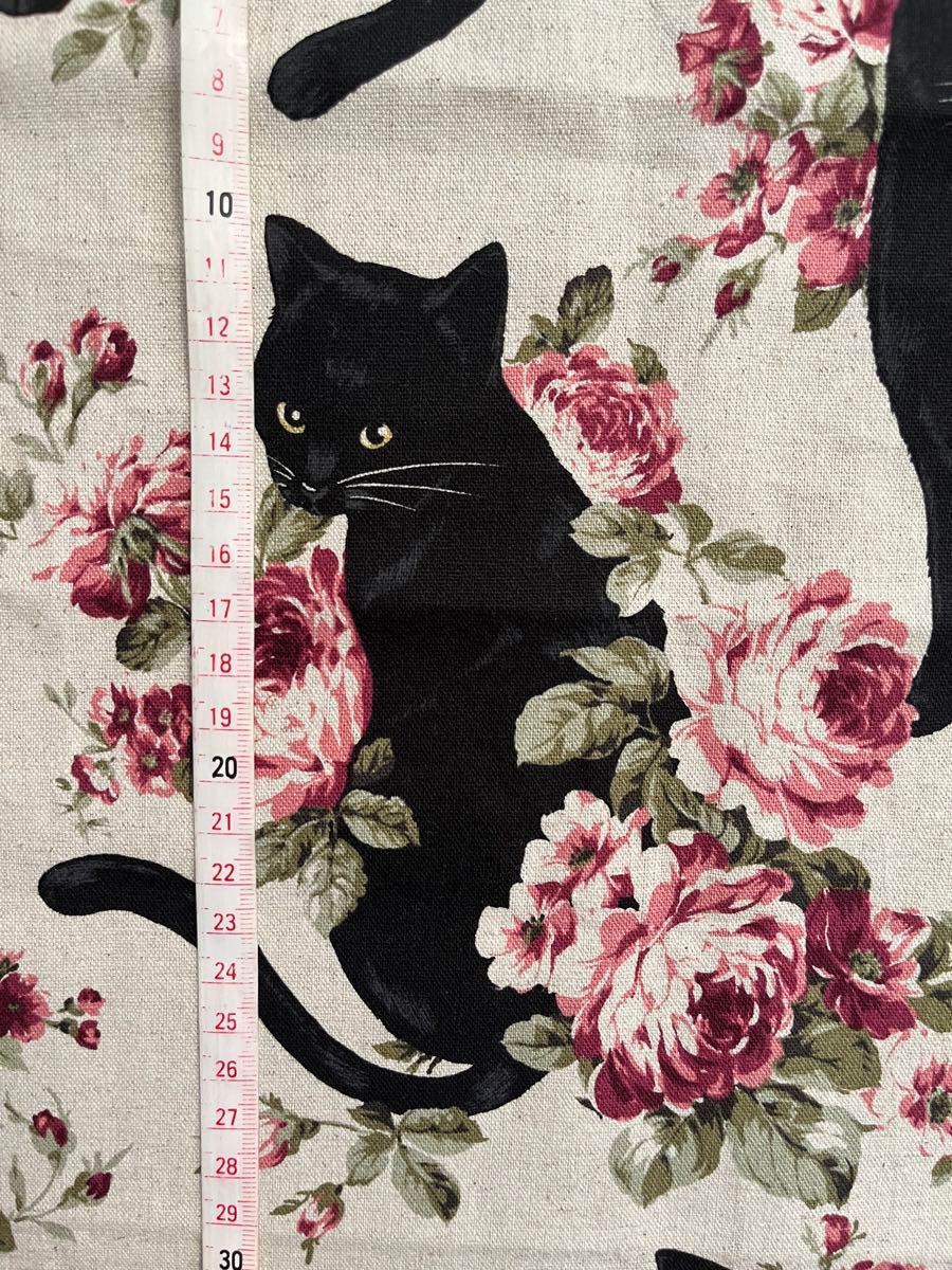 黒猫＆薔薇・ 綿麻キャンバス・ハギレ・110cm×1m・生成り