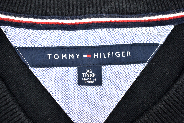 Y-7104★送料無料★美品★TOMMY HILFIGER トミーヒルフィガー★正規品 胸ロゴ刺繍 ネイビー紺 Vネック 薄地 コットン ニット セーター XS_画像3
