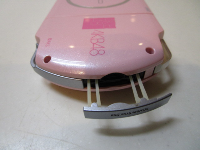 PSP3000　AKB48限定　極美品USED　ソフト1枚付き_画像10