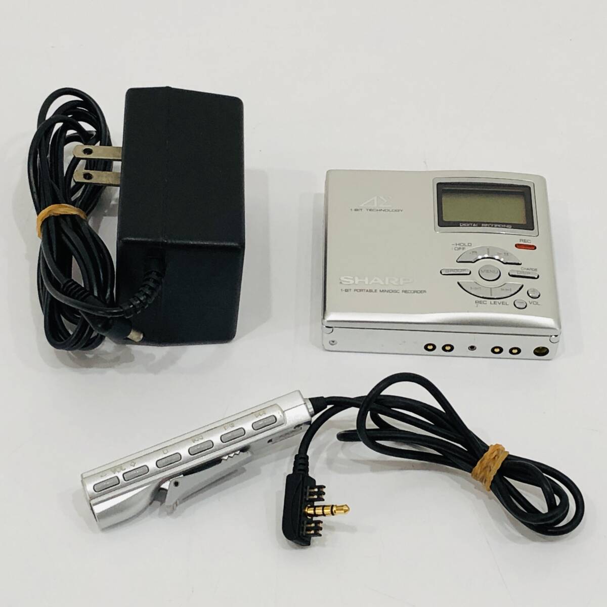 ●シャープ MD-DR7-S ポータブルMDプレーヤー SHARP シルバー リモコン付き 1-BIT PORTABLE MD RECORDER オーディオ 音響機器 屋外 S2768_画像1