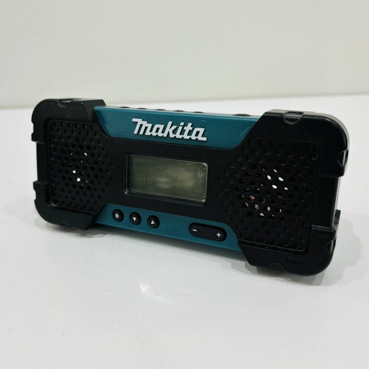 ●マキタ TD090D MR051 インパクトドライバ ポータブルラジオ 収納バック付き makita 充電式 10.8V 3点セット 電動工具 L1173_画像5