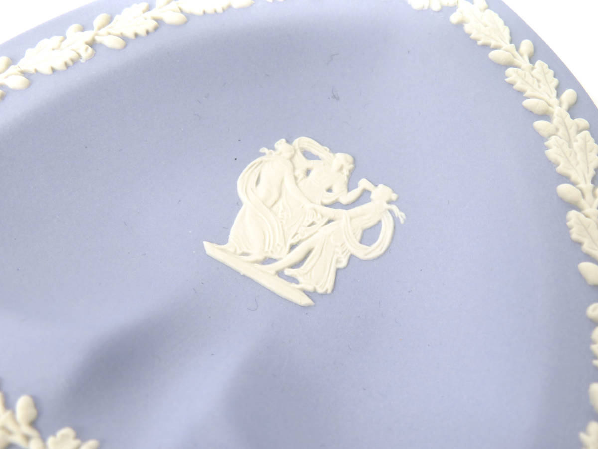 15316 美品 WEDGWOOD ウエッジウッド JASPERWARE ジャスパーウェア スペード型 トレー ミニプレート 小皿 水色×白 箱付き イングランド製_画像3