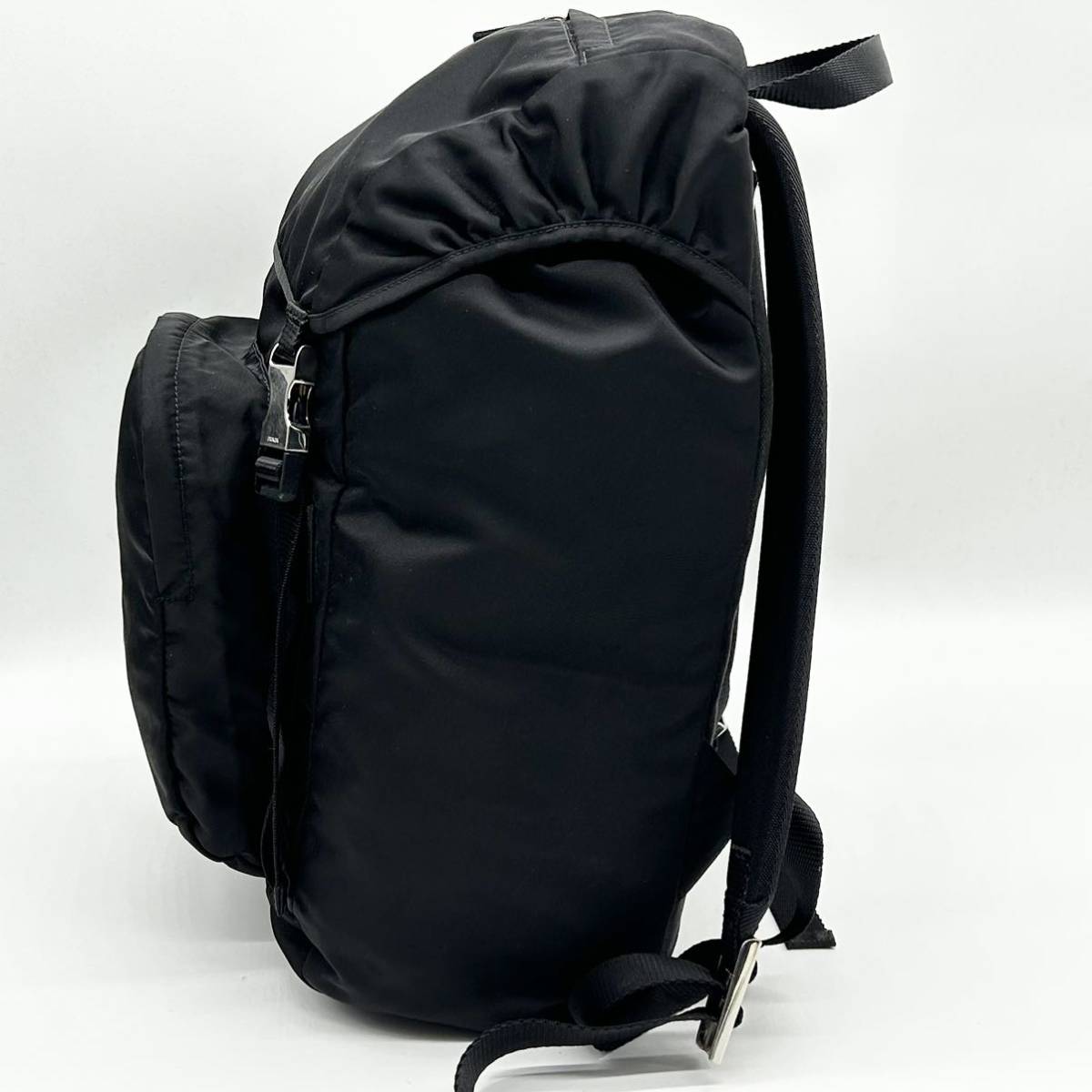 ●高級●PRADA プラダ 特大サイズ リュックサック バックパック デイパック ビジネス 鞄 かばん A4 大容量 V135 メンズ 黒 ブラック_画像4