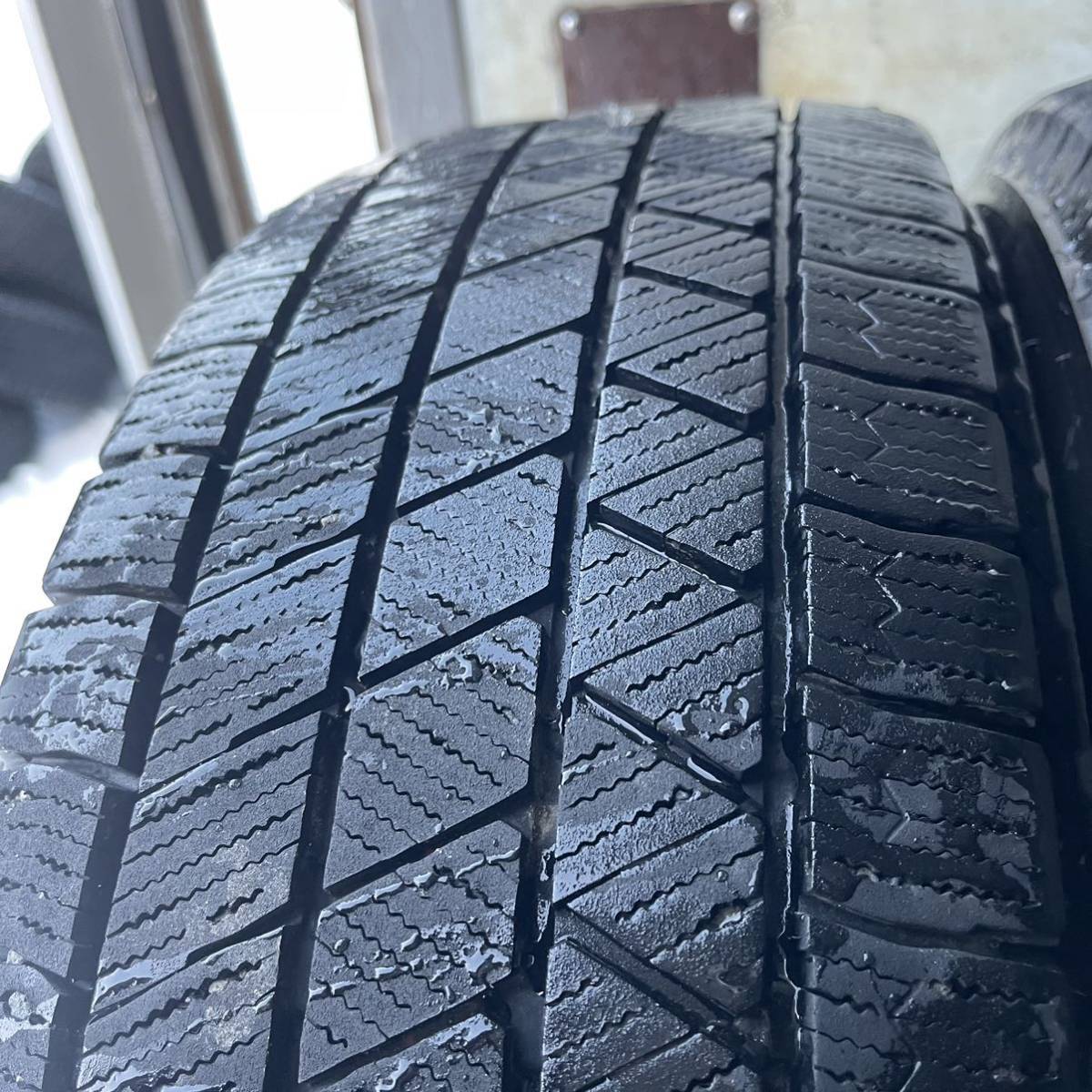 バリ山　BRIDGESTONE ブリヂストン　ブリジストン　VRX3 195/65R15 スタッドレス　タイヤ　2021年製　15インチ_画像2