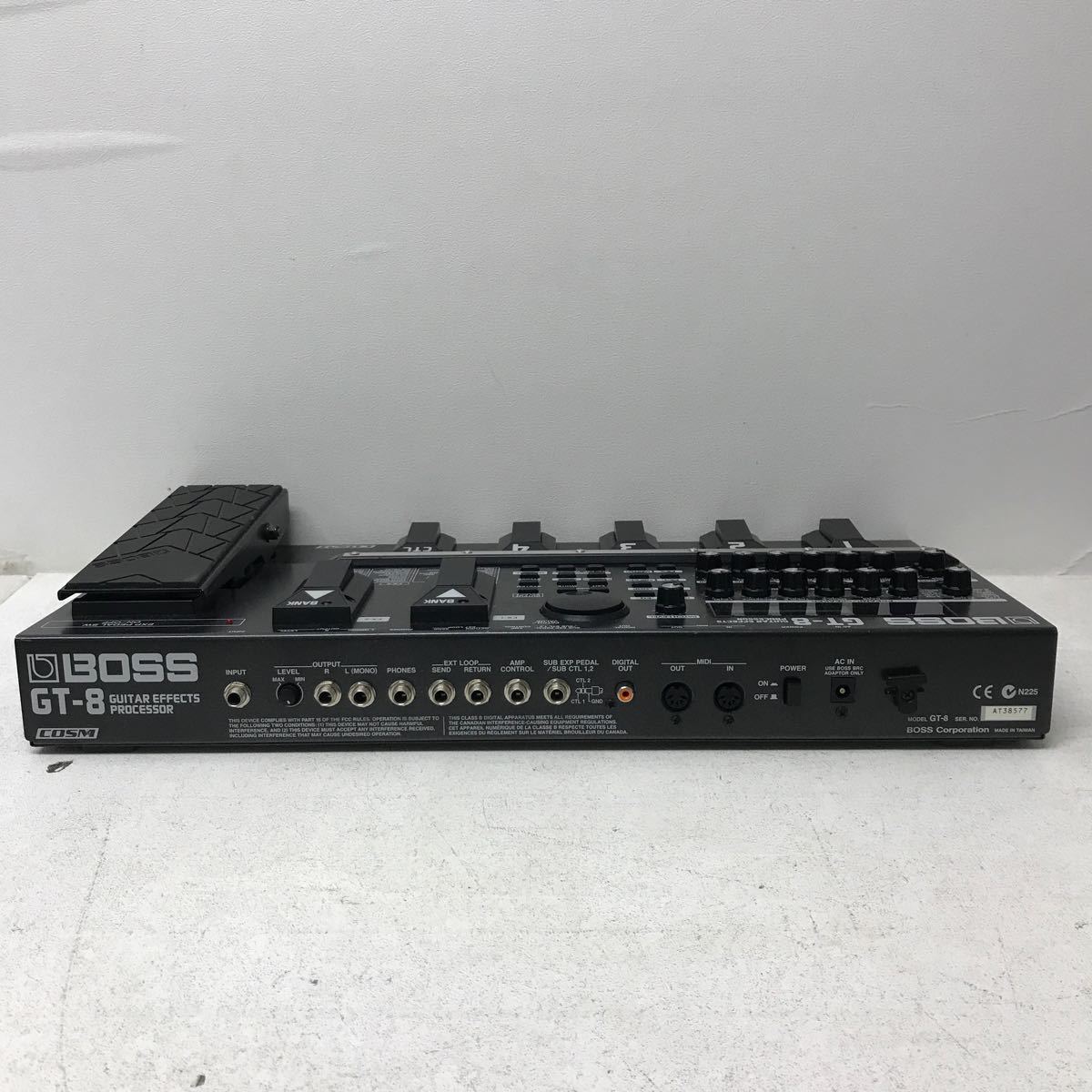 0220J BOSS ボス ギター エフェクター マルチエフェクター GT-8 GUITAR EFFECTS PROCESSOR 通電確認済み 楽器 器材 ケース付き_画像5