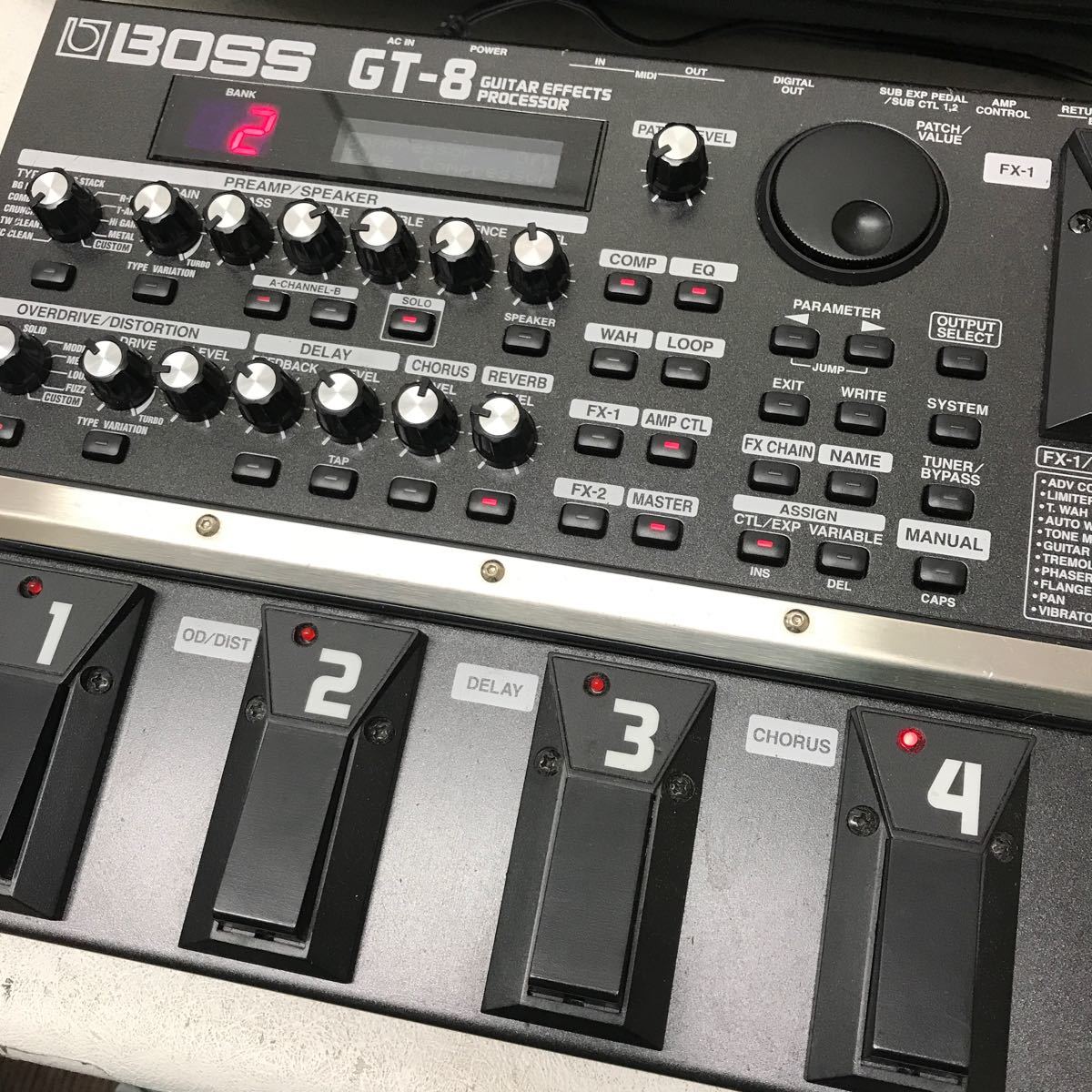 0220J BOSS ボス ギター エフェクター マルチエフェクター GT-8 GUITAR EFFECTS PROCESSOR 通電確認済み 楽器 器材 ケース付き_画像2