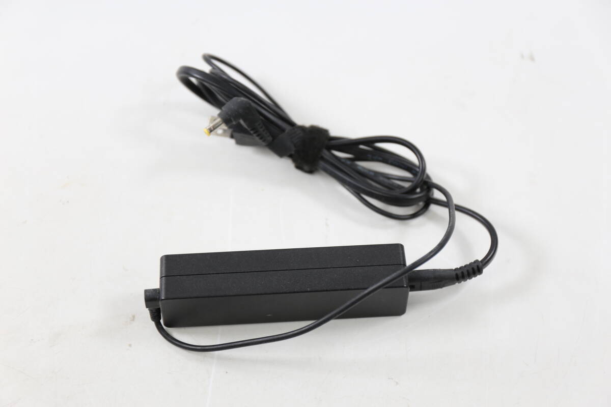  tube 022520/FUJITSU AC adapter A13-065N2A(FMV-AC341C) 19V 3.42A outer diameter 5.5 inside diameter 2.6