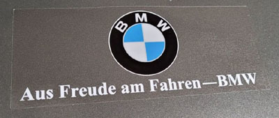 BMW　リアウィンドーステッカー　Aus freude am Fahren　透明 内貼り　_粘着剤が付いた面の画像