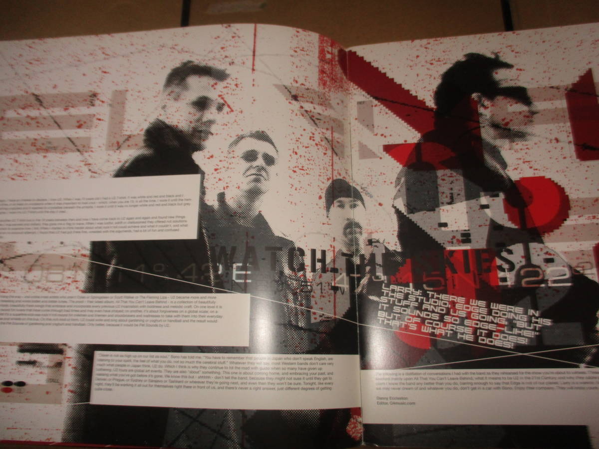 【付録のステッカー付】ツアー・パンフレット U2 Elevation Tour 2001 WORLD TOUR エレヴェイション ボノ ジ・エッジの画像4